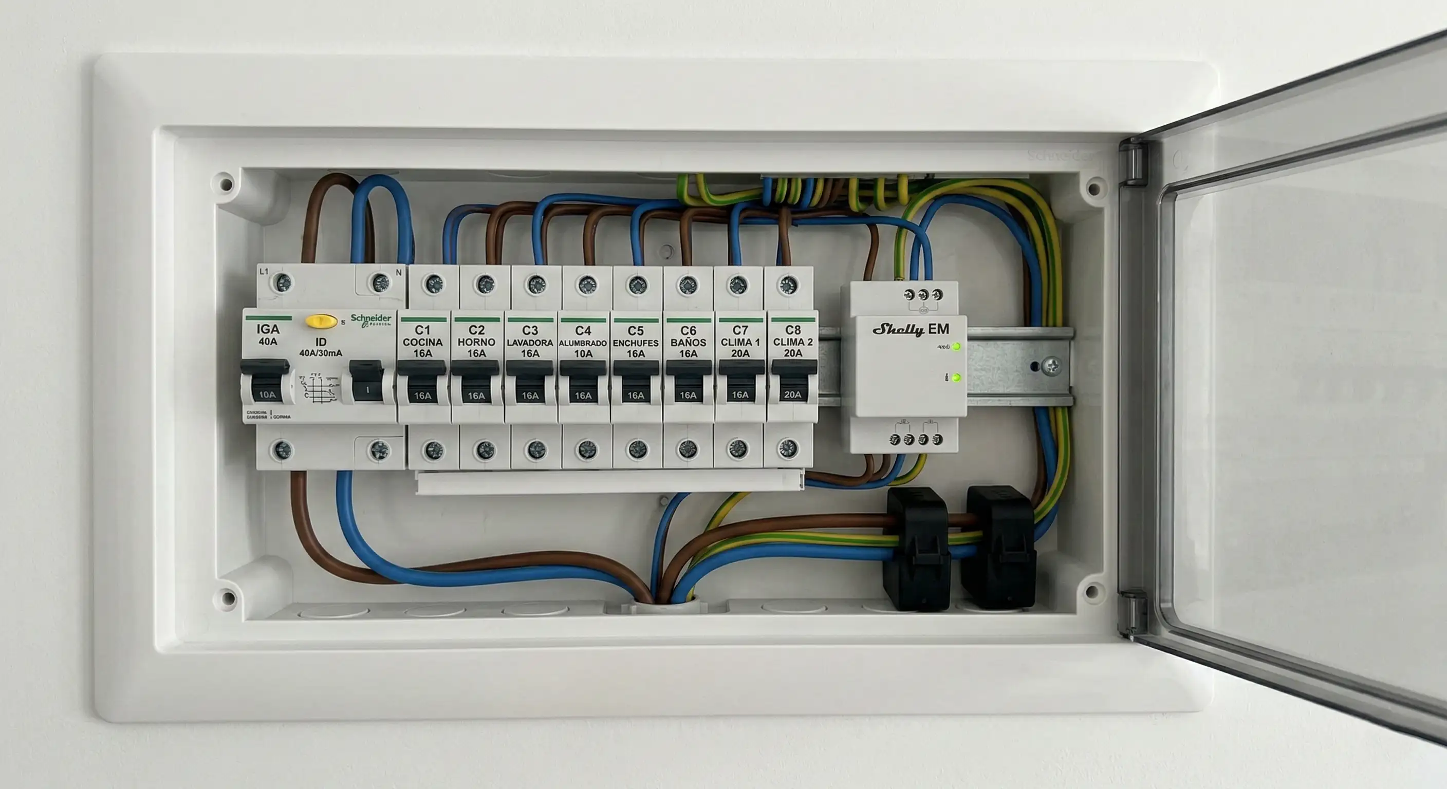 Cómo aprovechar los excedentes de tus placas solares sin baterías